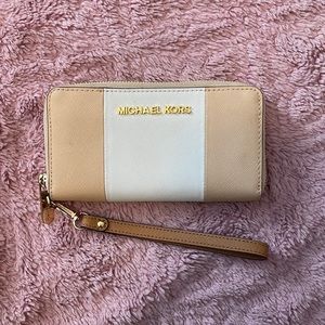 Michael Kors wallet/wristlet